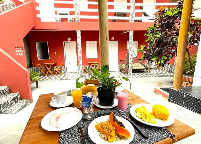 Mucugê - na principal rua da cidade, Rua do Mucugê - Arraial d'AjudaHotel Porto Seguro